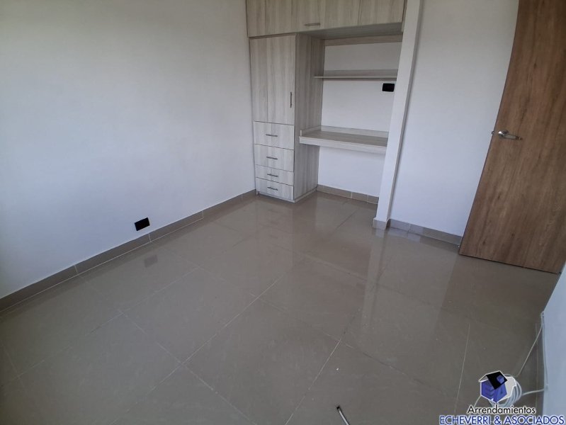 Apartamento en arriendo en Loma Del Escobero, Envigado · foto 5 de 12