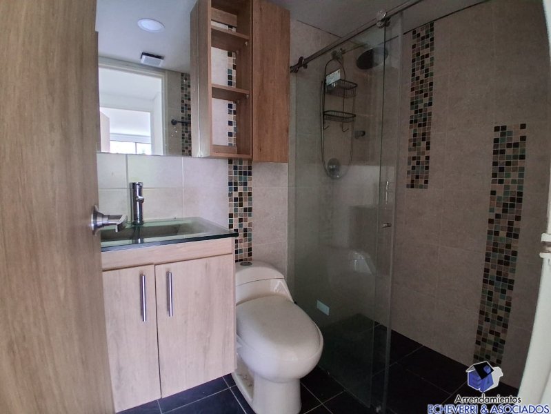Apartamento en arriendo en Loma Del Escobero, Envigado · foto 7 de 12