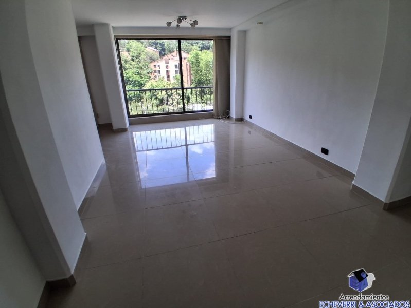 Apartamento en arriendo en Loma Del Escobero, Envigado · foto 10 de 12