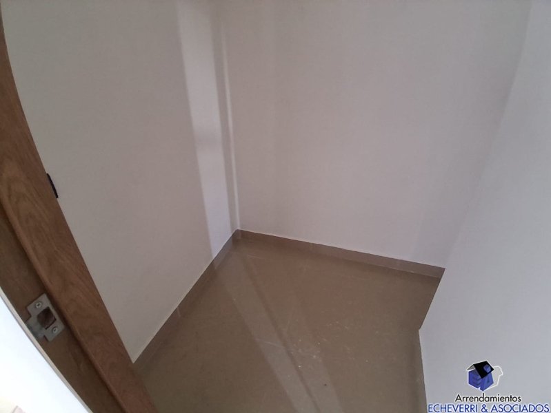 Apartamento en arriendo en Loma Del Escobero, Envigado · foto 11 de 12