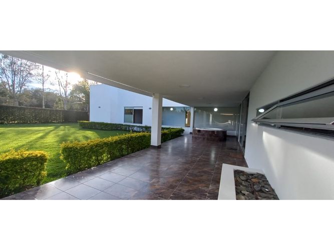 Casa de 4 alcobas en venta en Llano Grande, Rionegro, 350 m² · foto 12 de 24