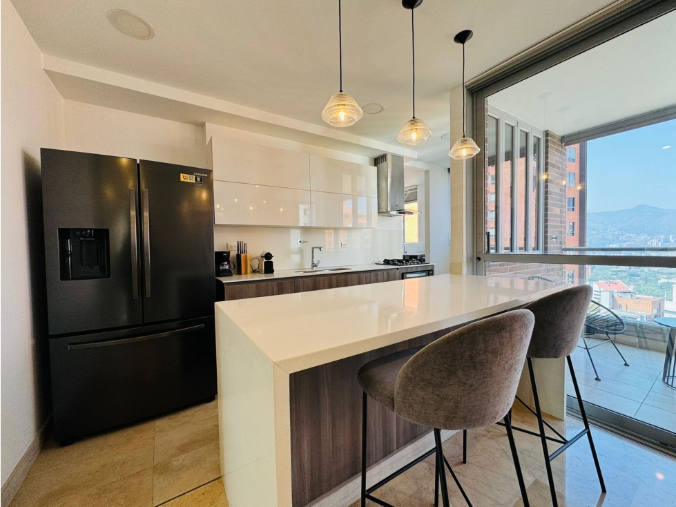 Apartamento en arriendo en El Poblado, Medellín · foto 3 de 24