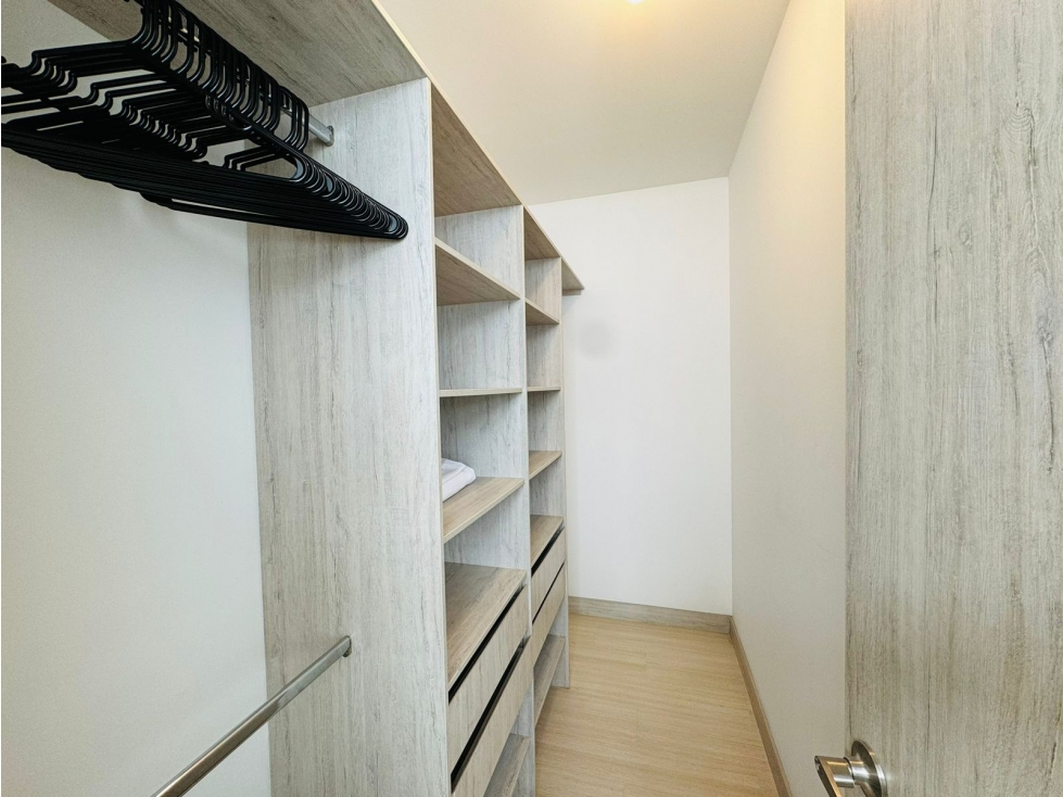 Apartamento en arriendo en El Poblado, Medellín · foto 14 de 24