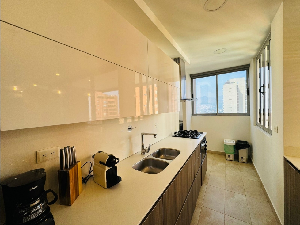 Apartamento en arriendo en El Poblado, Medellín · foto 15 de 24