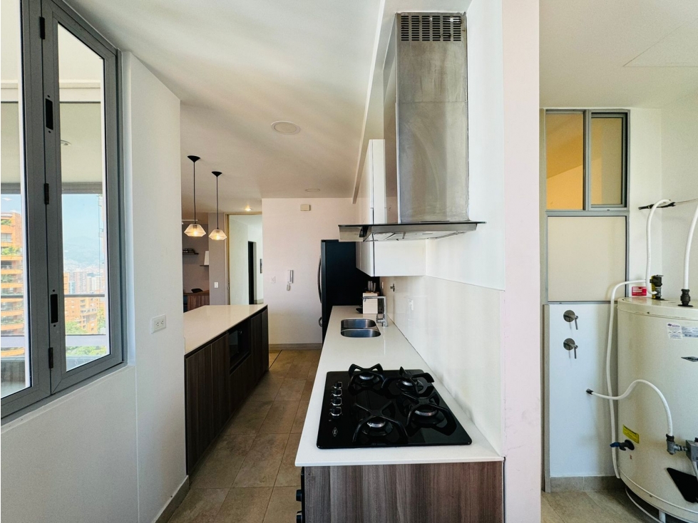 Apartamento en arriendo en El Poblado, Medellín · foto 16 de 24