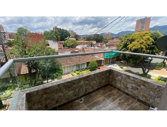 Apartamento de 3 alcobas en venta en La Floresta, Medellín, 100 m² · foto 6 de 10