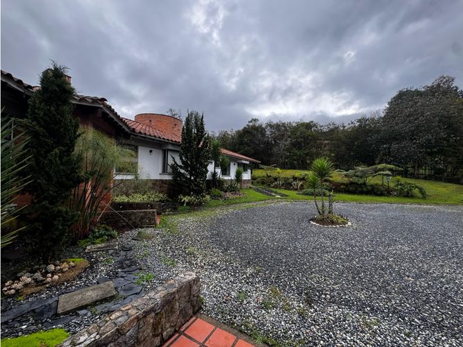Casa de 5 alcobas en venta en Carrizales, Envigado · foto 2 de 21