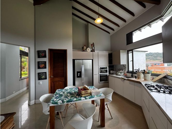 Casa de 5 alcobas en venta en Carrizales, Envigado · foto 4 de 21