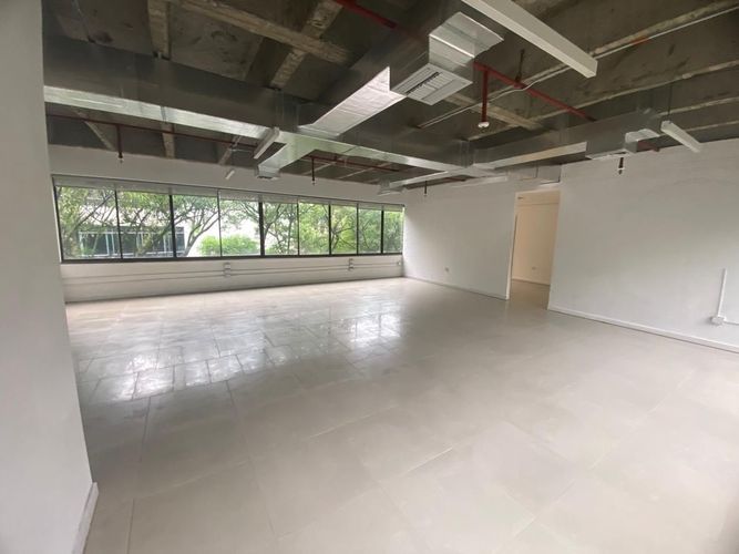 Oficina en arriendo en El Poblado, Medellín, 120 m² · foto 4 de 20