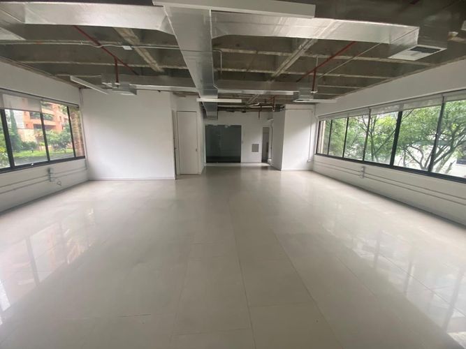 Oficina en arriendo en El Poblado, Medellín, 120 m² · foto 9 de 20