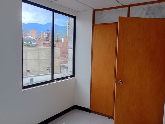 Oficina en arriendo en Laureles, Medellín, 70 m² · foto 8 de 12