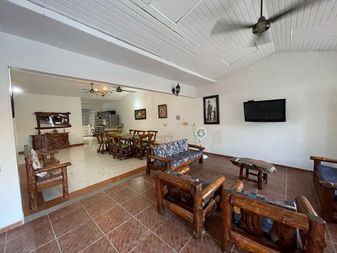 Casa de 4 alcobas en venta en Las Palmas, Ricaurte, 240 m² · foto 2 de 16