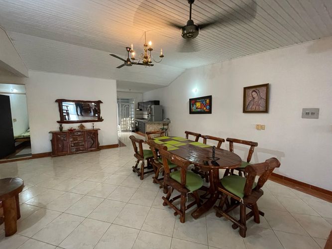 Casa de 4 alcobas en venta en Las Palmas, Ricaurte, 240 m² · foto 3 de 16