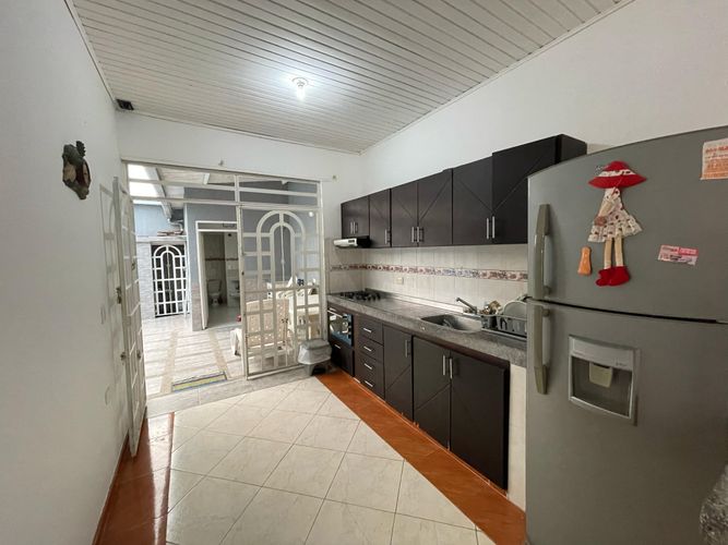 Casa de 4 alcobas en venta en Las Palmas, Ricaurte, 240 m² · foto 6 de 16