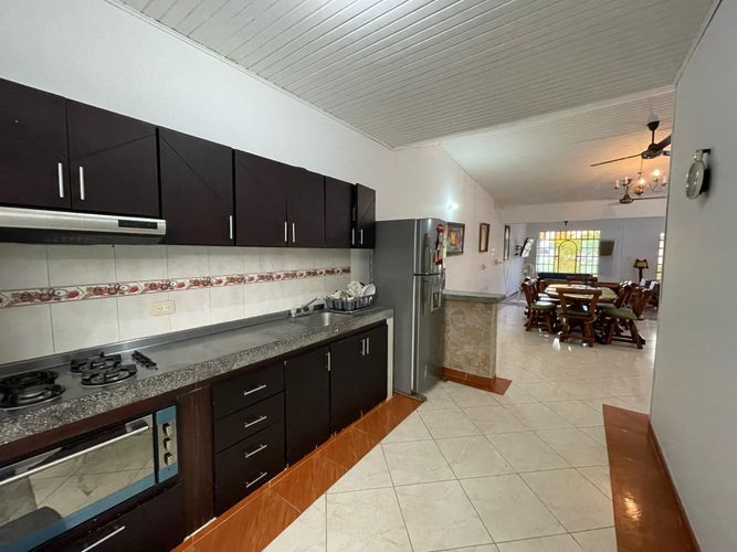 Casa de 4 alcobas en venta en Las Palmas, Ricaurte, 240 m² · foto 7 de 16