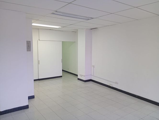 Oficina en arriendo en Laureles, Medellín, 39 m² · foto 4 de 8