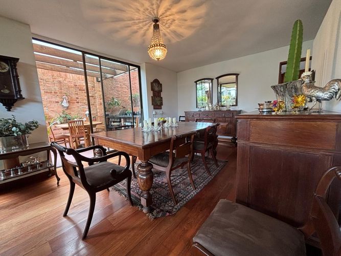 Apartamento de 3 alcobas en venta en Los Rosales, Bogotá, 251 m² · foto 4 de 23