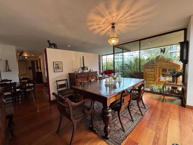 Apartamento de 3 alcobas en venta en Los Rosales, Bogotá, 251 m² · foto 5 de 23
