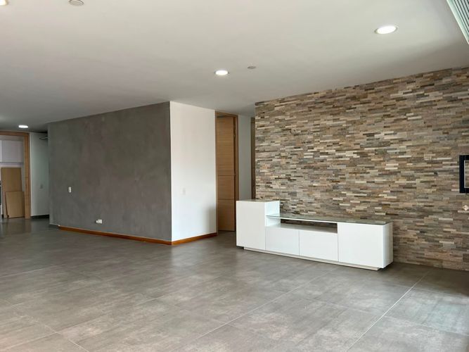 Apartamento de 3 alcobas en arriendo en Camino Verde, Envigado, 190 m² · foto 8 de 18