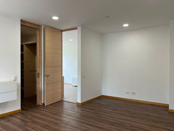 Apartamento de 3 alcobas en arriendo en Camino Verde, Envigado, 190 m² · foto 14 de 18