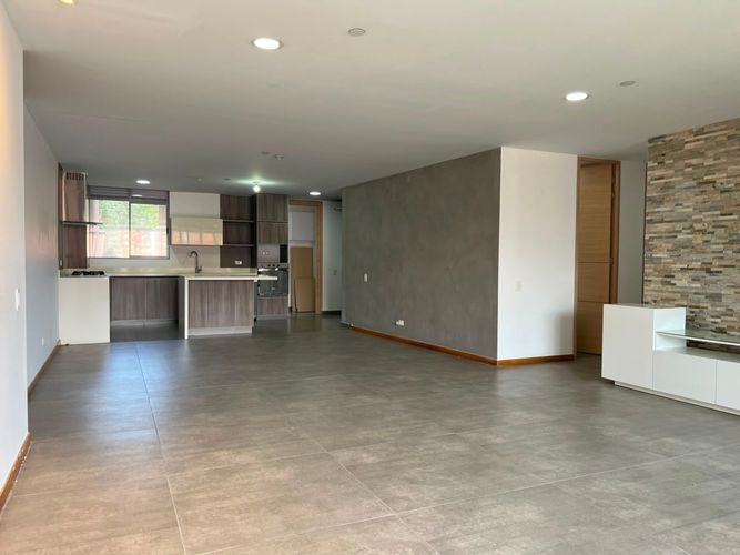 Apartamento de 3 alcobas en arriendo en Camino Verde, Envigado, 190 m² · foto 7 de 18