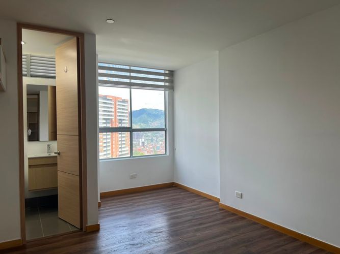 Apartamento de 3 alcobas en arriendo en Camino Verde, Envigado, 190 m² · foto 12 de 18