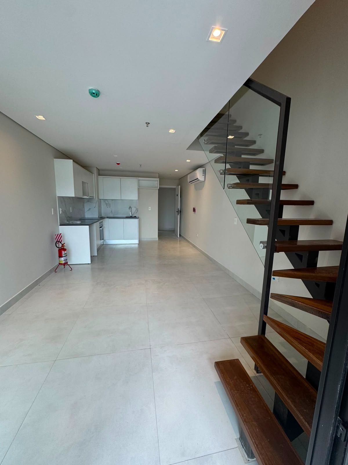 ALQUILO DEPARTAMENTO DE 2 DORMITORIOS TIPO DUPLEX EN CIVIS MARISCAL — foto 2