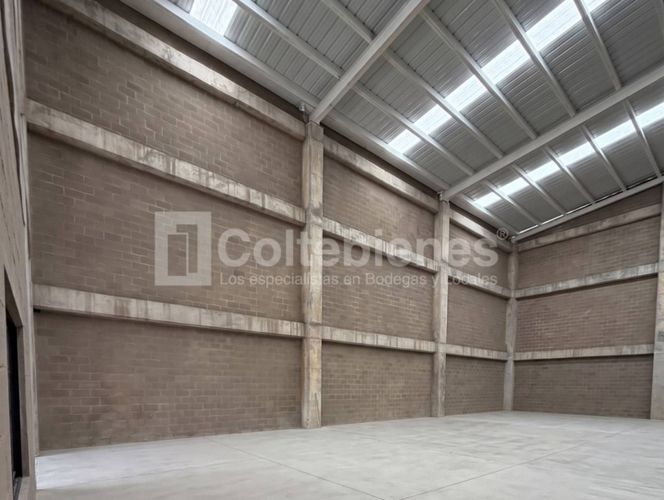 Bodega en arriendo en El Porvenir, Rionegro, 1051 m² · foto 2 de 16