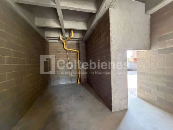 Bodega en arriendo en El Porvenir, Rionegro, 1051 m² · foto 4 de 16