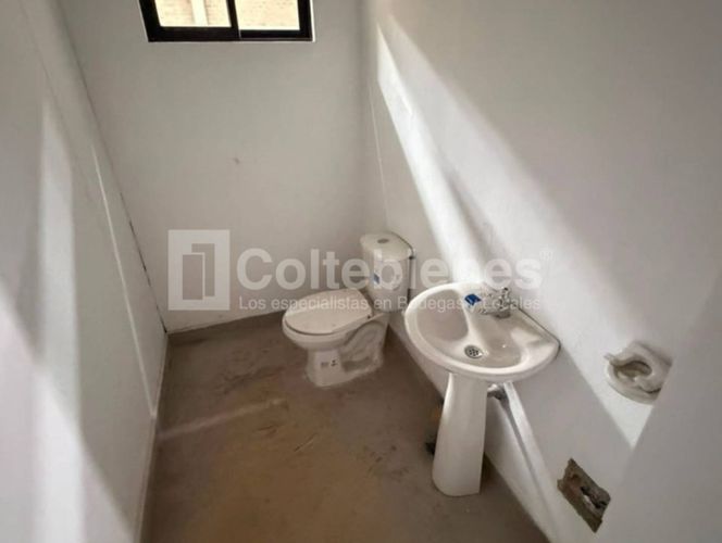 Bodega en arriendo en El Porvenir, Rionegro, 1051 m² · foto 8 de 16