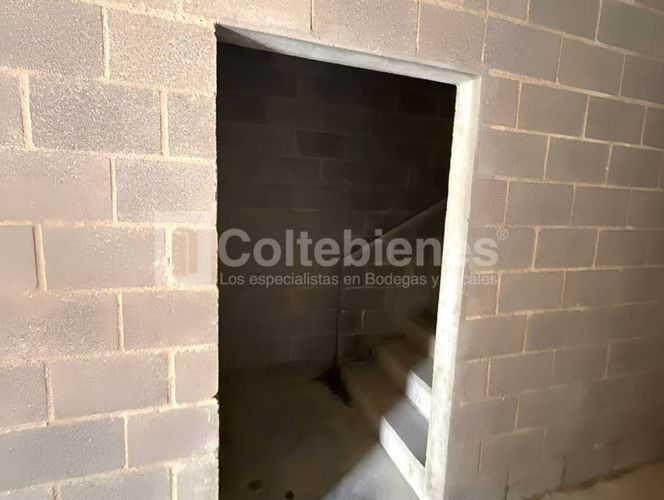 Bodega en arriendo en El Porvenir, Rionegro, 1051 m² · foto 9 de 16