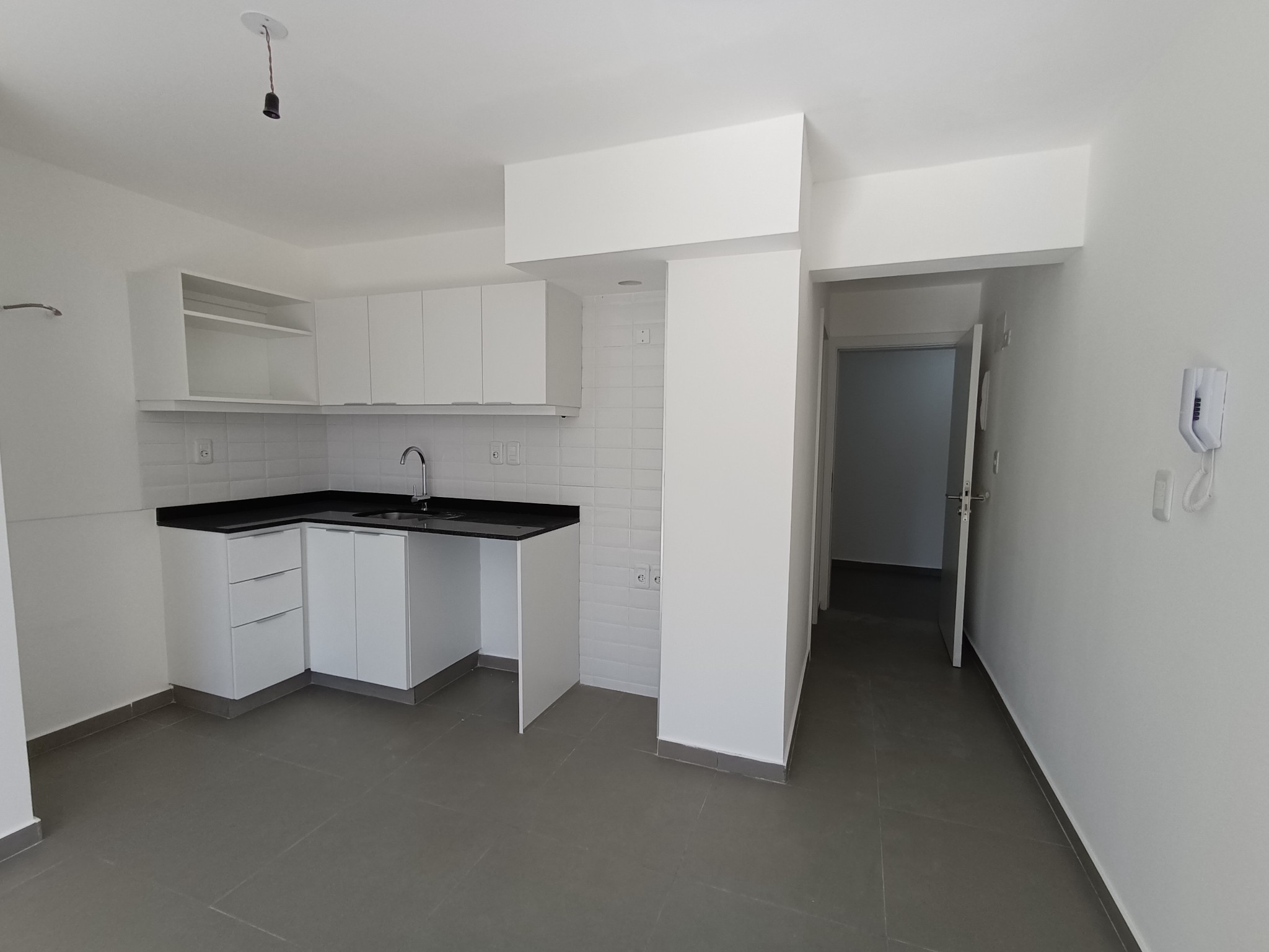 Excelente ubicación en área verde y de playa de Malvin. Próximo al Club Malvín y zona comercial · Foto 4