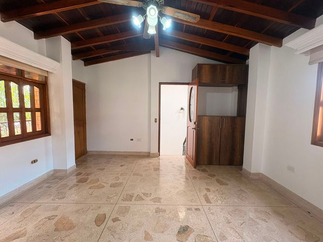 Casa de 4 alcobas en venta en San Jose, Sabaneta, 210 m² · foto 11 de 17