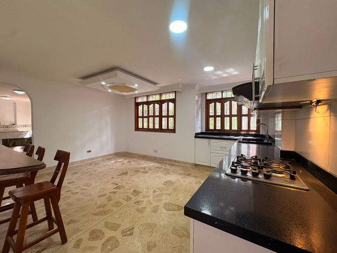 Casa de 4 alcobas en venta en San Jose, Sabaneta, 210 m² · foto 10 de 17