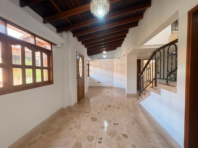 Casa de 4 alcobas en venta en San Jose, Sabaneta, 210 m² · foto 6 de 17