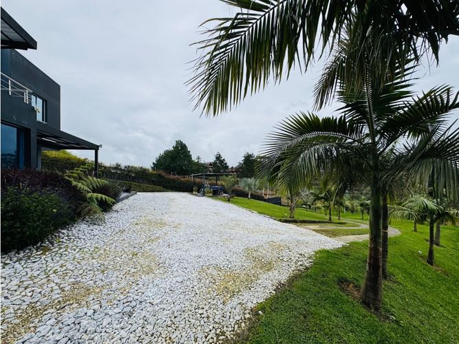 Casa de 4 alcobas en venta en San Antonio, Guarne · foto 2 de 24