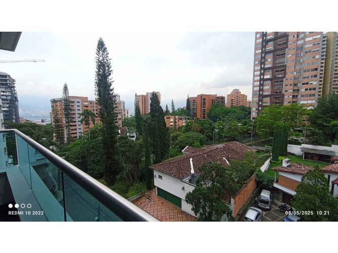 Apartamento de 3 alcobas en venta en Vía Las Palmas, Medellín, 136 m² · foto 2 de 17