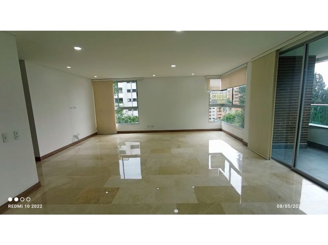 Apartamento de 3 alcobas en venta en Vía Las Palmas, Medellín, 136 m² · foto 3 de 17