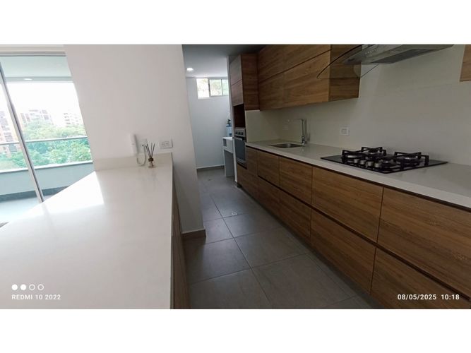 Apartamento de 3 alcobas en venta en Vía Las Palmas, Medellín, 136 m² · foto 4 de 17