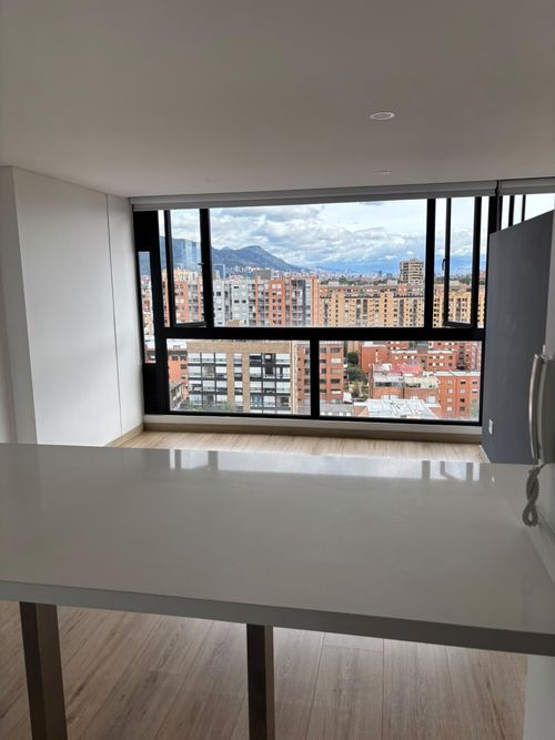 Apartaestudio en venta en Los Cedros, Bogotá, 43 m² · foto 2 de 8