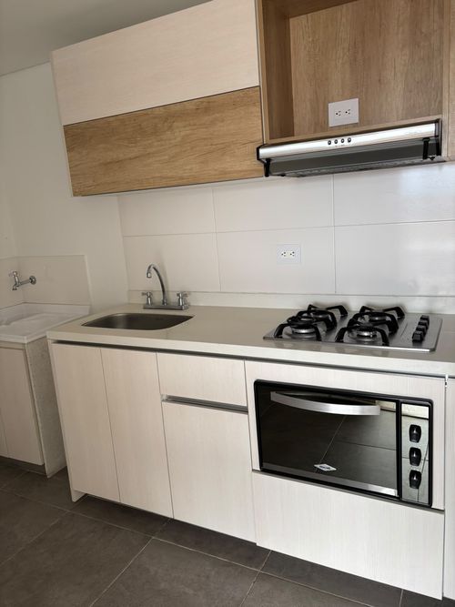 Apartaestudio en venta en Los Cedros, Bogotá, 43 m² · foto 3 de 8