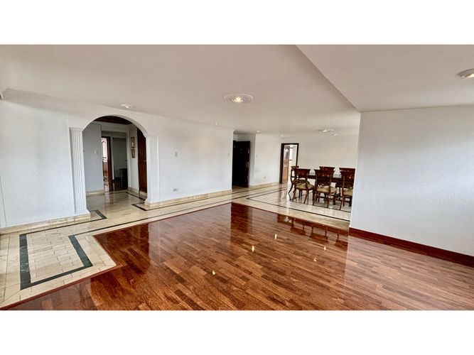 Apartamento en venta en Santa Paula, Bogotá · foto 3 de 12