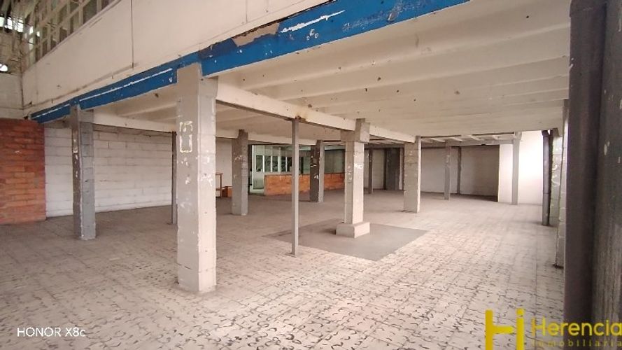 Bodega en arriendo en Perpetuo Socorro, Medellín, 440 m² · foto 5 de 12