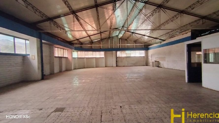 Bodega en arriendo en Perpetuo Socorro, Medellín, 440 m² · foto 7 de 12