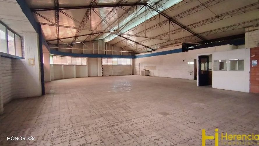 Bodega en arriendo en Perpetuo Socorro, Medellín, 440 m² · foto 8 de 12