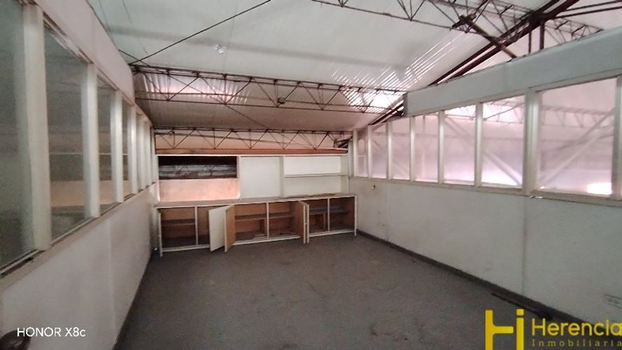 Bodega en arriendo en Perpetuo Socorro, Medellín, 440 m² · foto 11 de 12