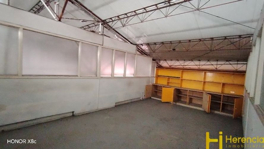 Bodega en arriendo en Perpetuo Socorro, Medellín, 440 m² · foto 12 de 12