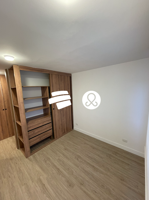 Apartamento en venta en Centro Comercial Mazuren, Bogotá · foto 4 de 9