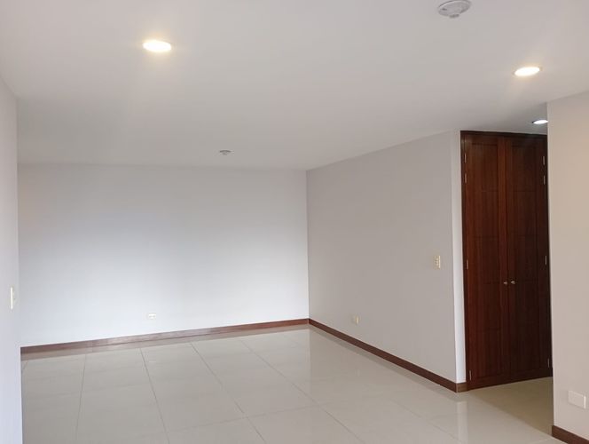 Apartamento de 3 alcobas en arriendo en El Poblado, Medellín, 110 m² · foto 6 de 14