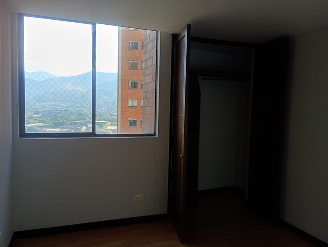 Apartamento de 3 alcobas en arriendo en El Poblado, Medellín, 110 m² · foto 9 de 14